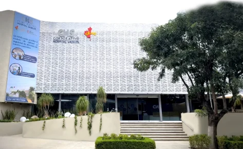 Corporativo Hospital Satélite: un proyecto de gran volumen transformado con Microcemento Construido